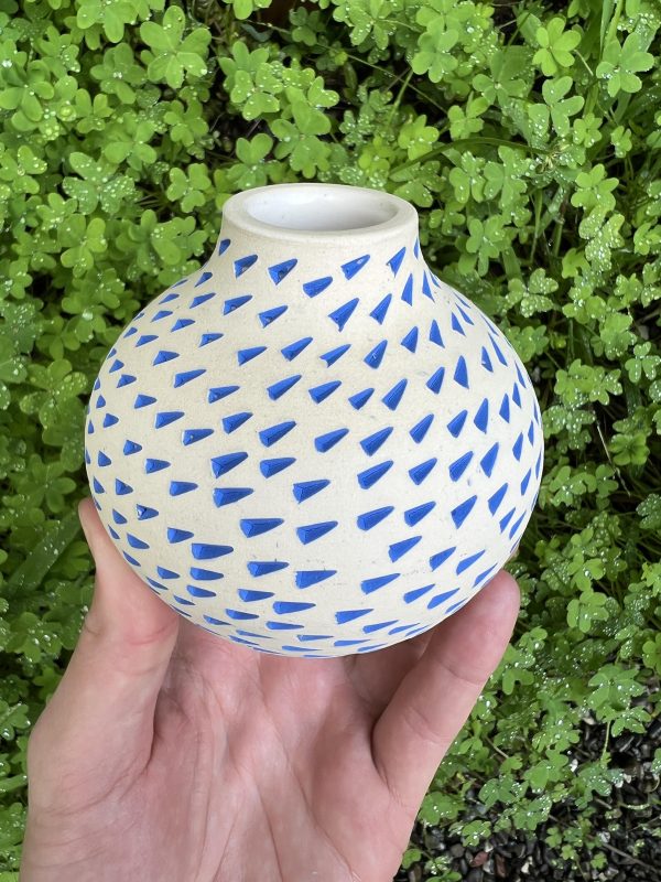 white blue triangle vase