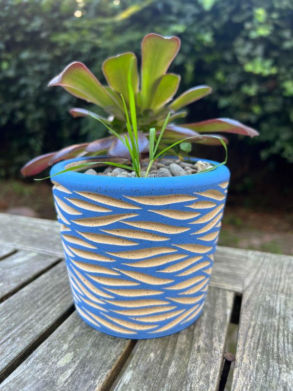 light blue speckle wave planter