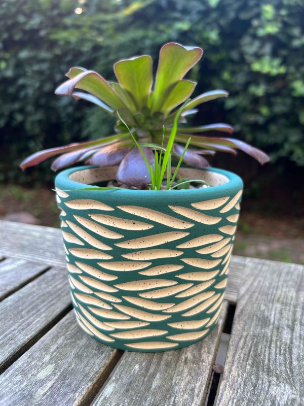green speckle wave planter